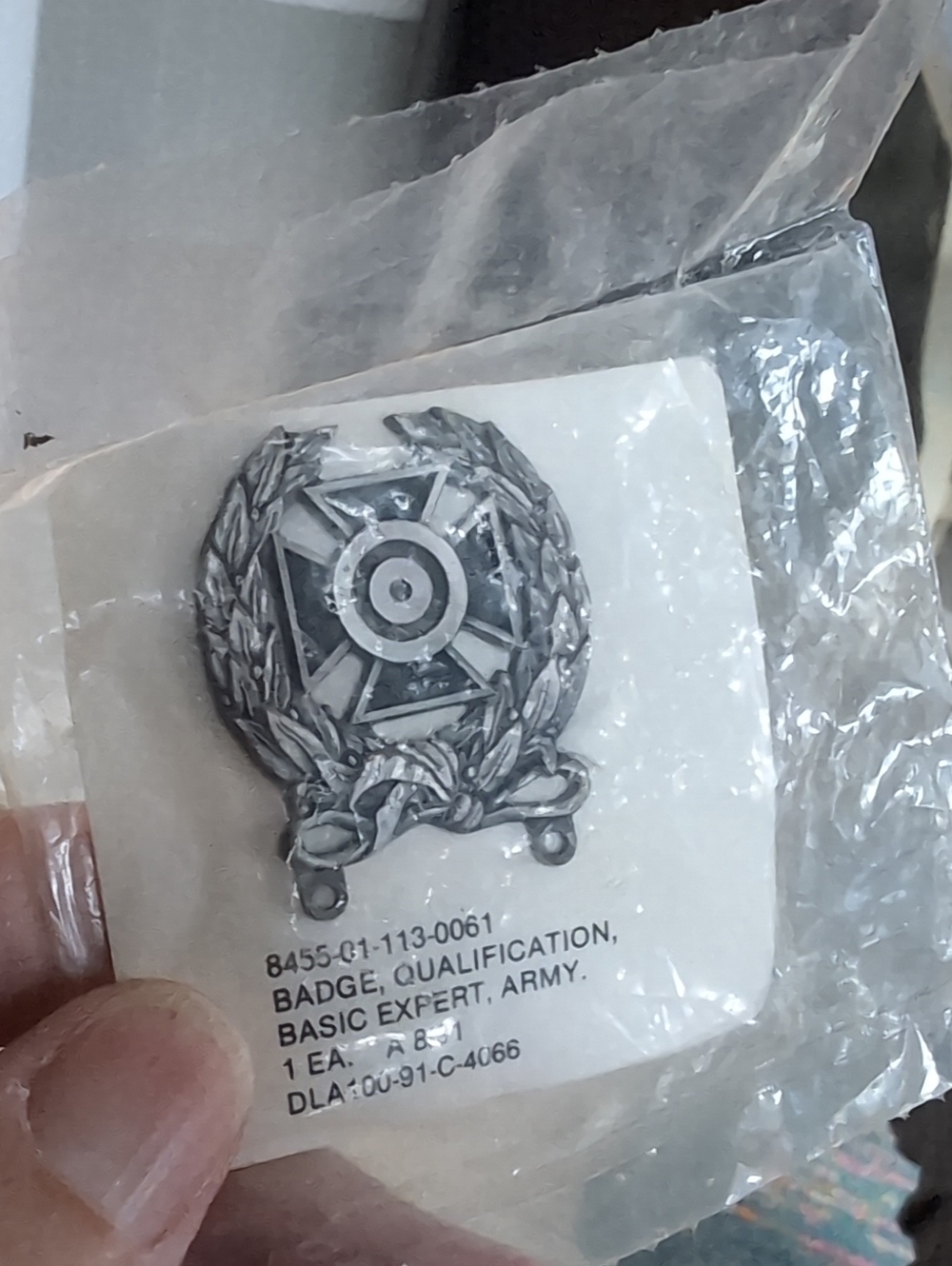 Unbranded Silver Army Qualification Badge - Basic Expert